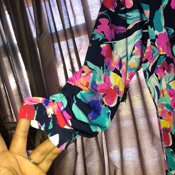 Top - Picture 2 of 3